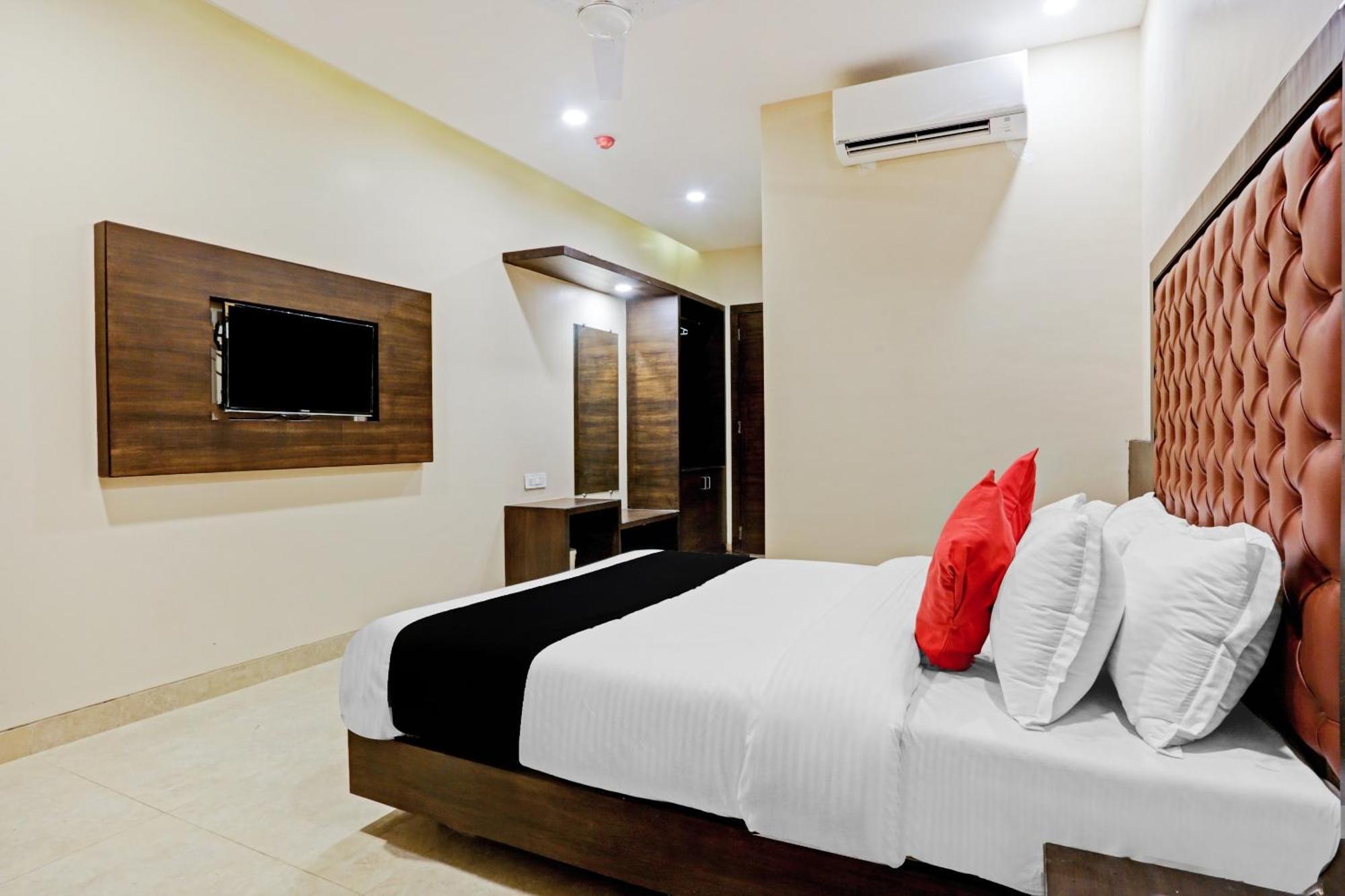 Capital O 80951 Hotel Vertigo Suite Mumbai Eksteriør bilde