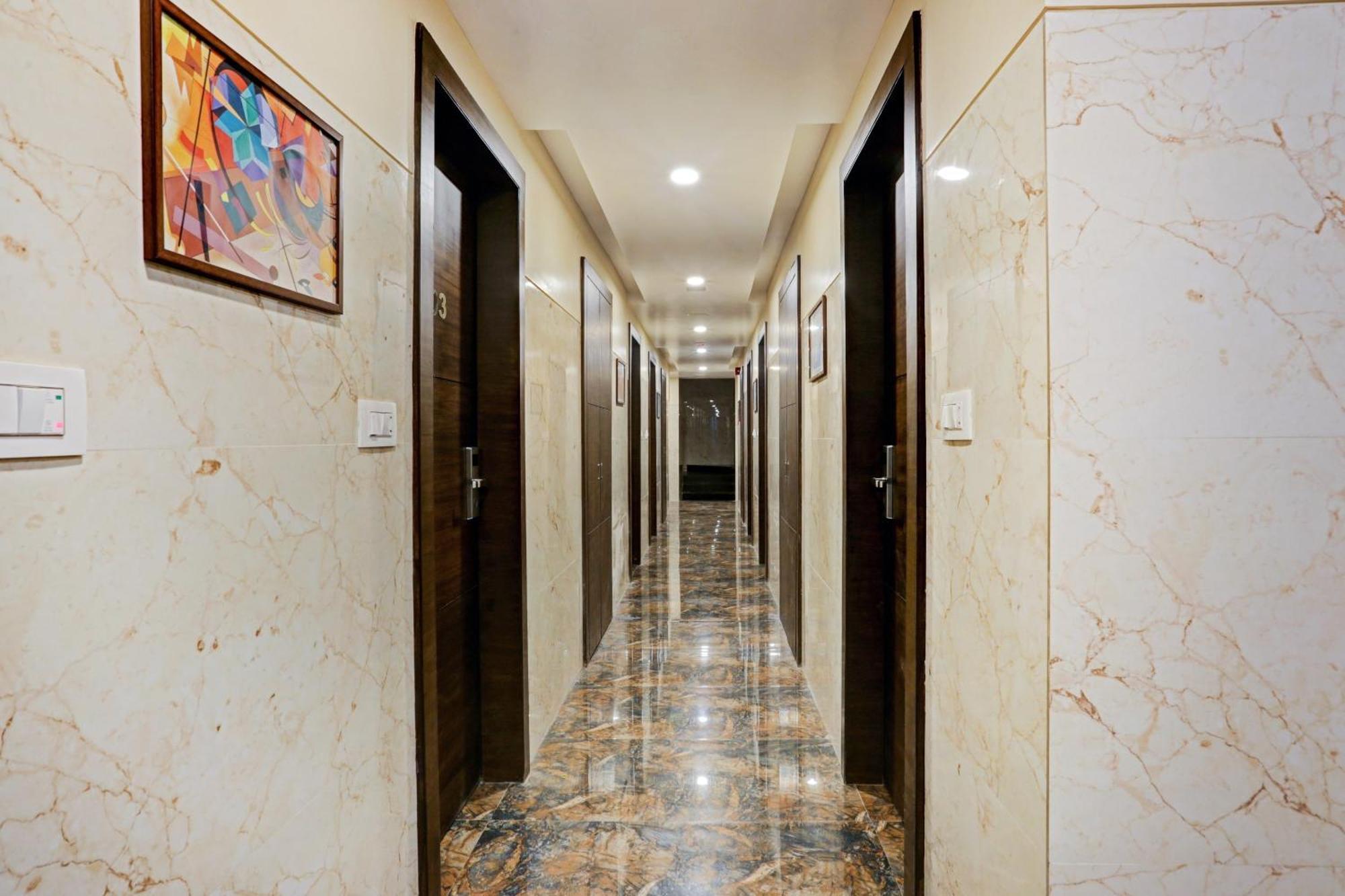 Capital O 80951 Hotel Vertigo Suite Mumbai Eksteriør bilde