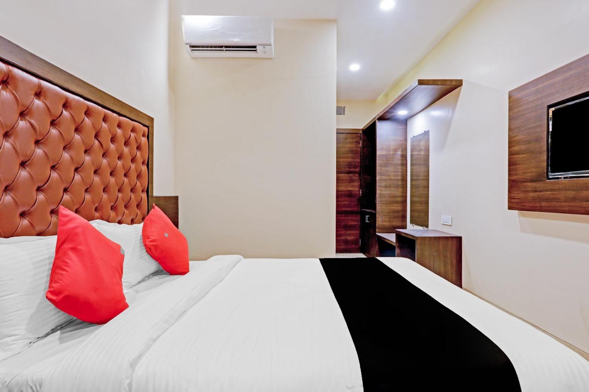 Capital O 80951 Hotel Vertigo Suite Mumbai Eksteriør bilde